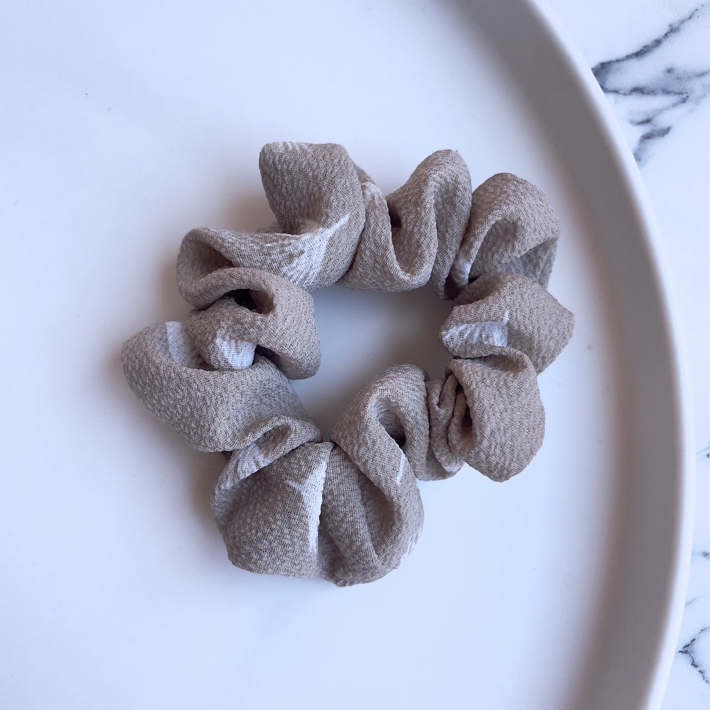 Stone feathers scrunchie